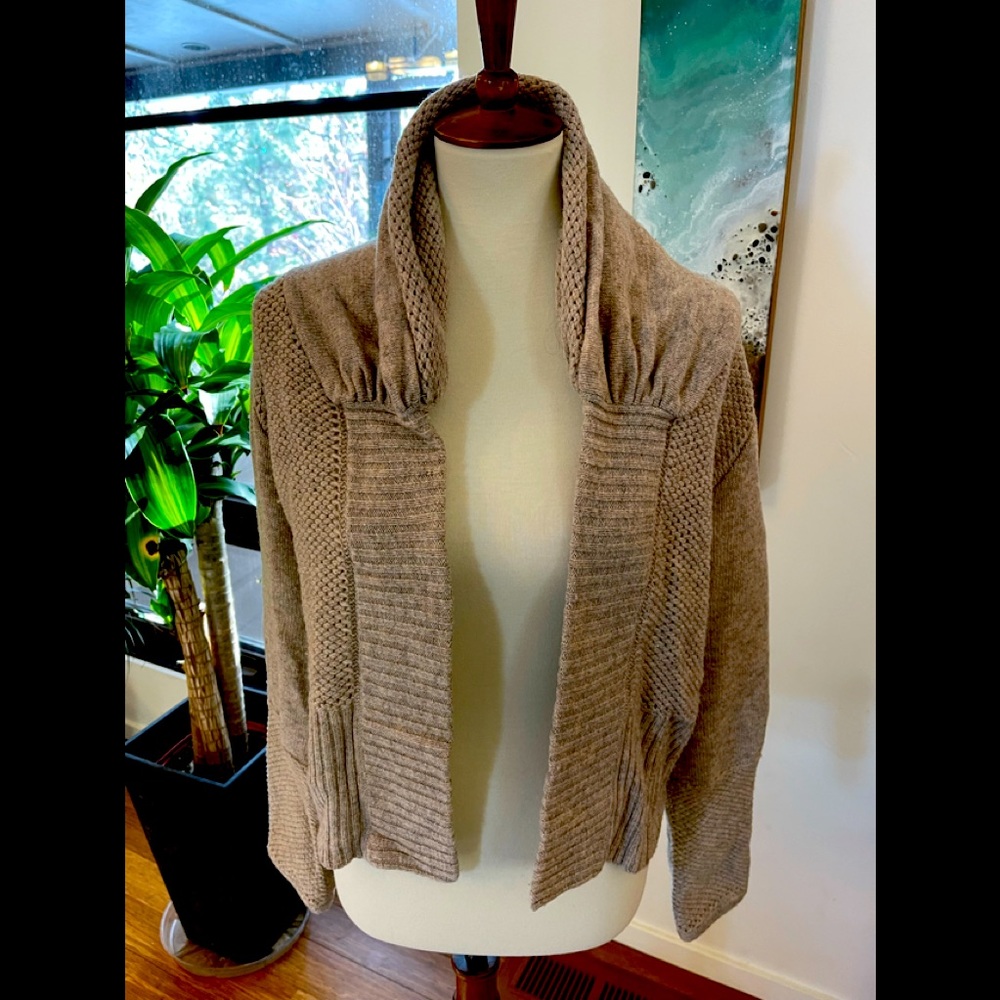 Open sweater by Max